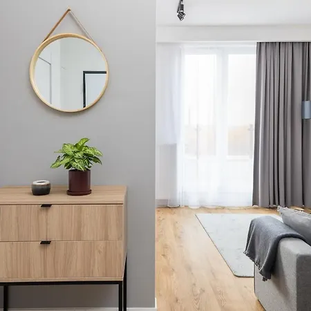 Slawinska 6 With Balcony By Renters דירה *