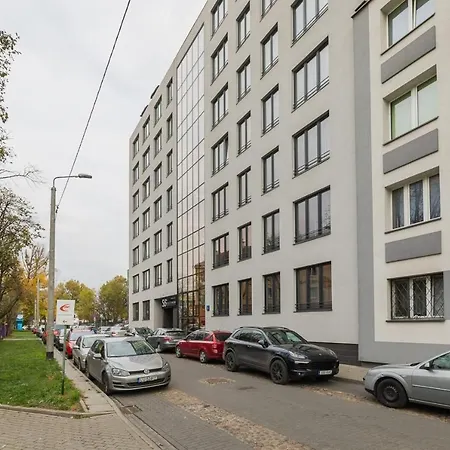 Slawinska 6 With Balcony By Renters Apartment Warschau