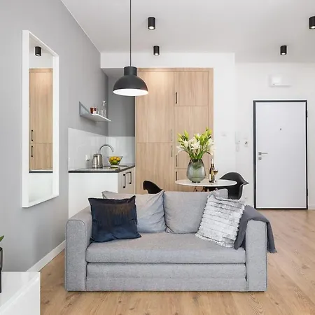 Slawinska 6 With Balcony By Renters Apartment Warsaw