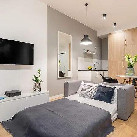 Apartment Slawinska 6 With Balcony By Renters Warsaw